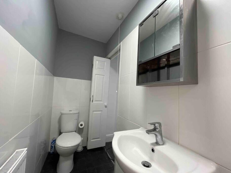 אבריסטוויט Modern 2 Bedroom Flat In Town Centre מראה חיצוני תמונה